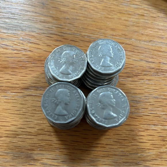 Canadian 5 Cent Beaver 🦫 Nickel Bundle - 1 Roll = 40 coins - Picture 4 of 11